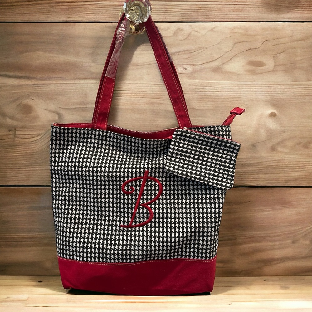 “B” initial tote bag. B could be your name or nickname 😉